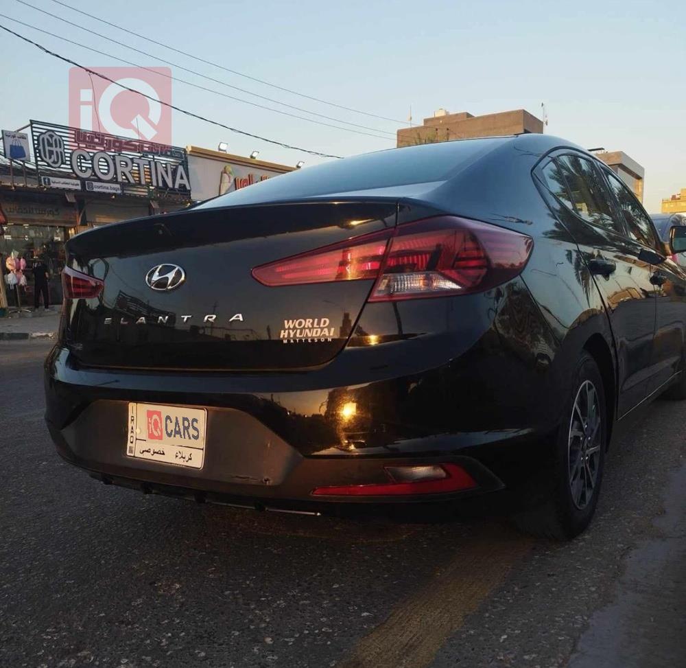 هیوندای ئەلەنترا